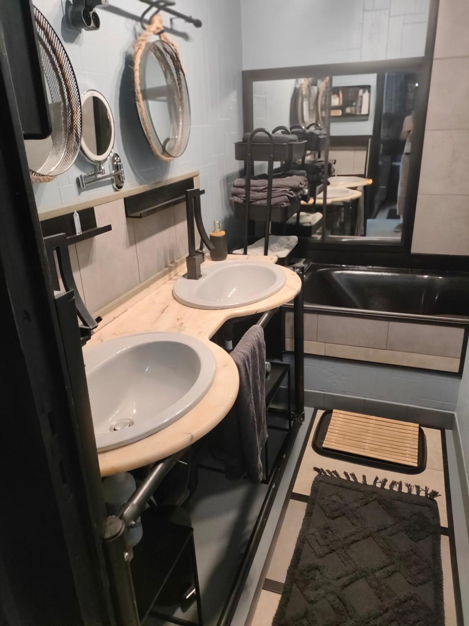 2Ch 4Pers Matelas M De Forme Kitchenette Sdb Wc Au Calme Cote Jardin 图勒 外观 照片